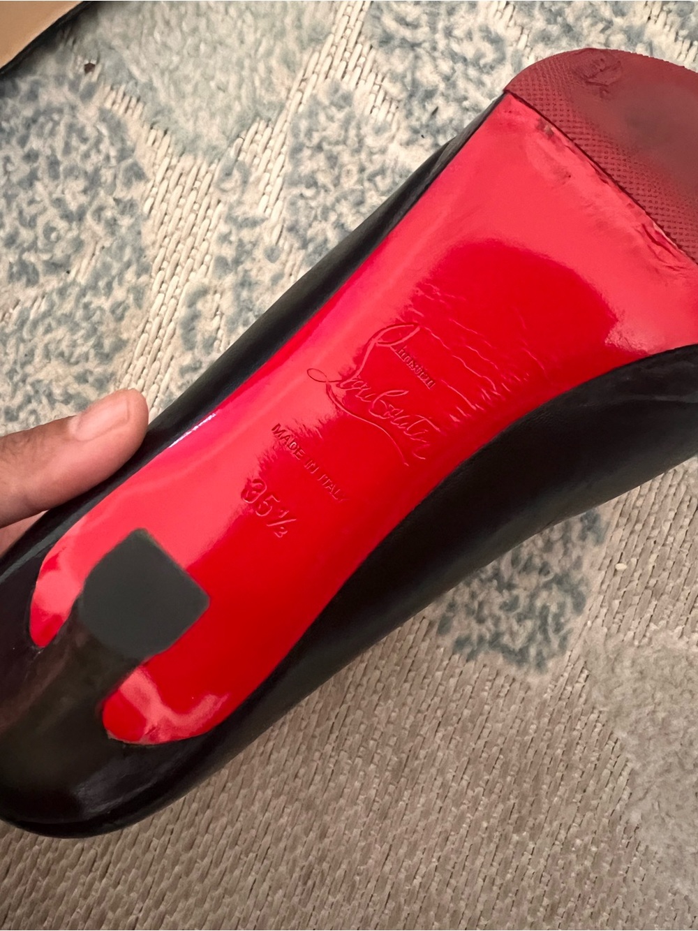 AUTHENTIC Christian Louboutin Black Leather Classic Round-Toe Pumps